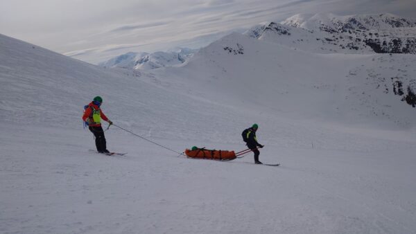 Kandydaci na ratowników TOPR szkolą się na Kasprowym Wierchu.